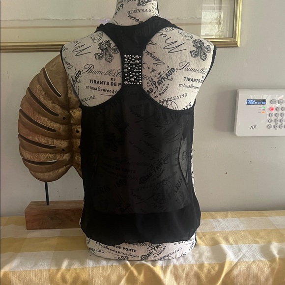 Guess Artistic Black and White Tank Top with Red Highlights - Picture 4 of 6